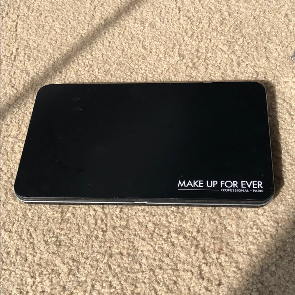 Make Up Forever // magnetic customizable palette
